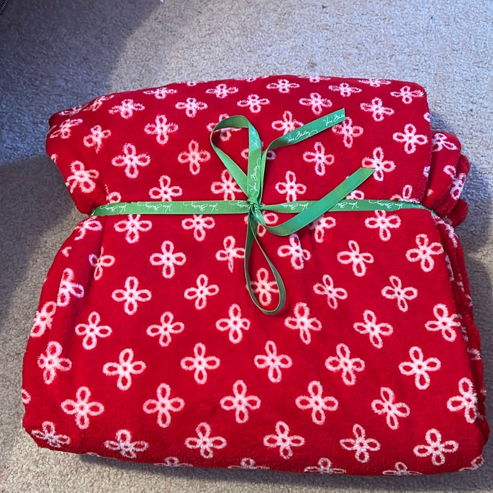 Vera Bradley XL Throw Blanket - Red/White Mini Concerto
